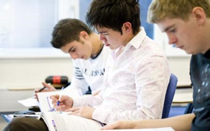 O-level考试英文版成语之杯弓蛇影.jpg O-level考试英文版成语之杯弓蛇影.jpg