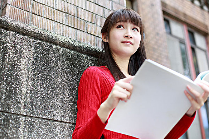 口语干货|掌握四个口语关键词，英语畅所欲言